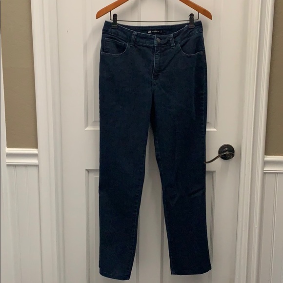 Lee Classic Fit. Jeans. - Picture 2 of 3